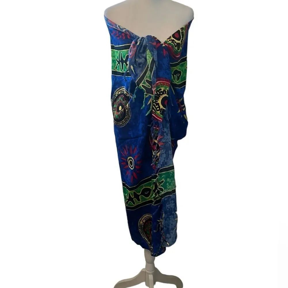 One size blue green yellow red & black tropical fish print fringed sarong EUC